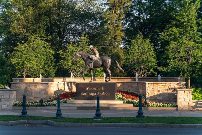 welcome to saratoga springs horse statue